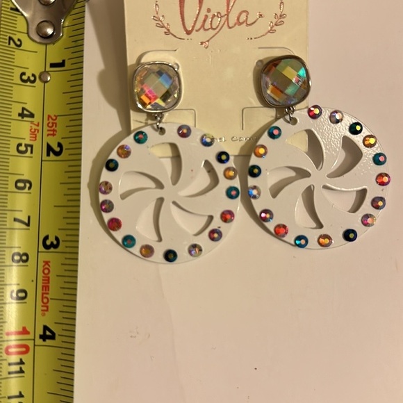 NWT A set of 3 white Christmas earrings with blings. - Picture 3 of 5